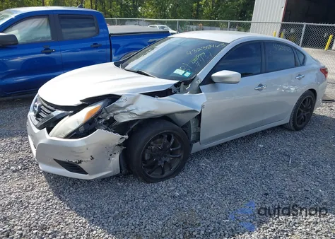 2018 Nissan Altima 2.5 S z USA, uszkodzony, nr VIN 1N4AL3APXJC106227